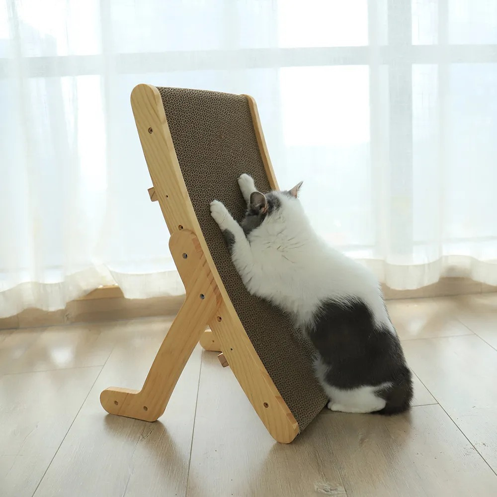 Sustainable Scraper with Cardboard for Cats